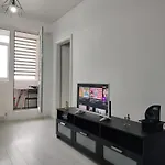 Luxury 2 Rooms Free Parking Air Conditioning Espresso Modern Bright View Full Complet Utilat
